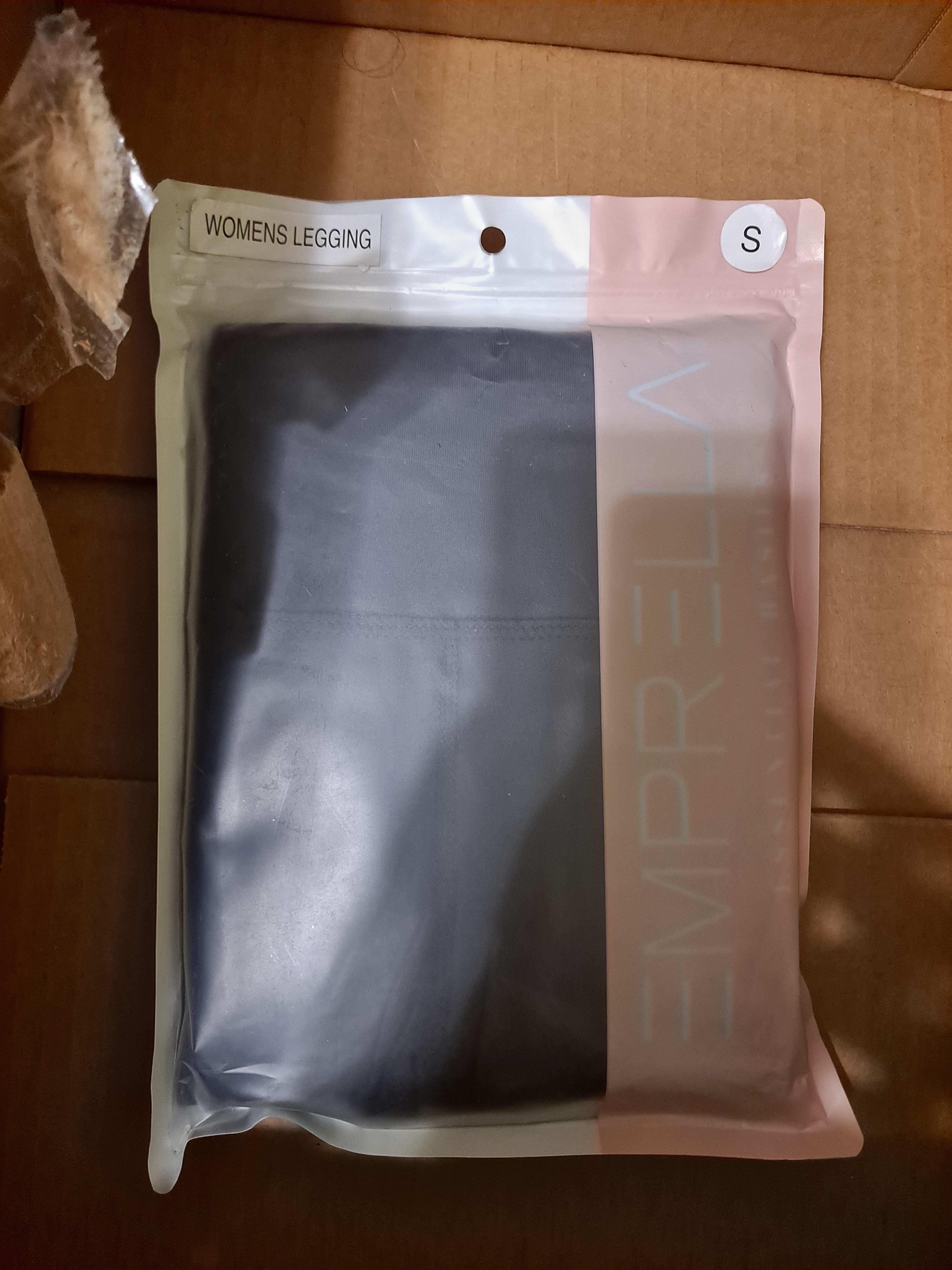 Leggings size small. 