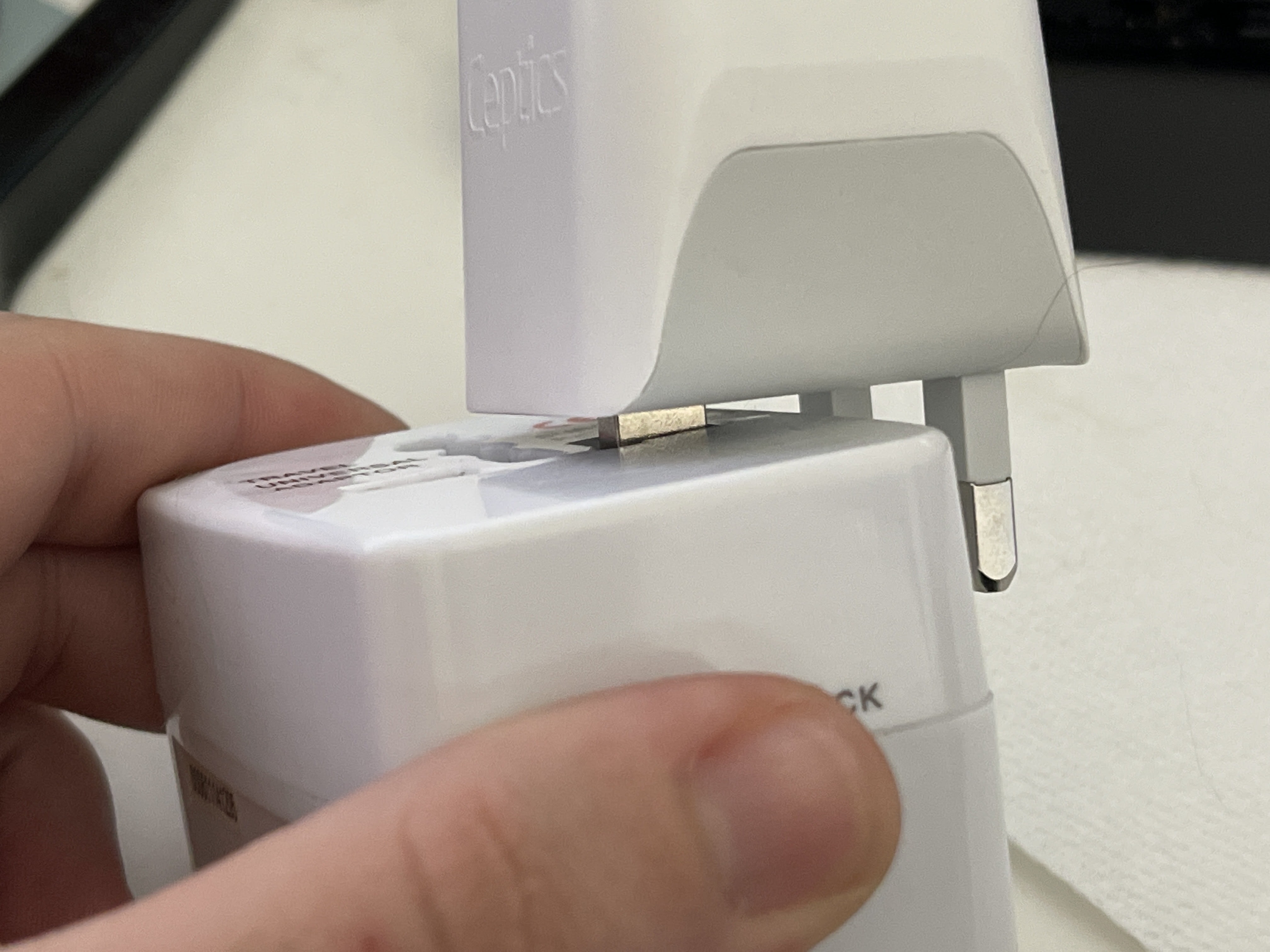 connect the chassis/ground of an appliance to the live pin