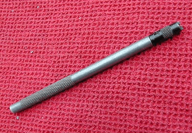 Snap-on slotted screw starter