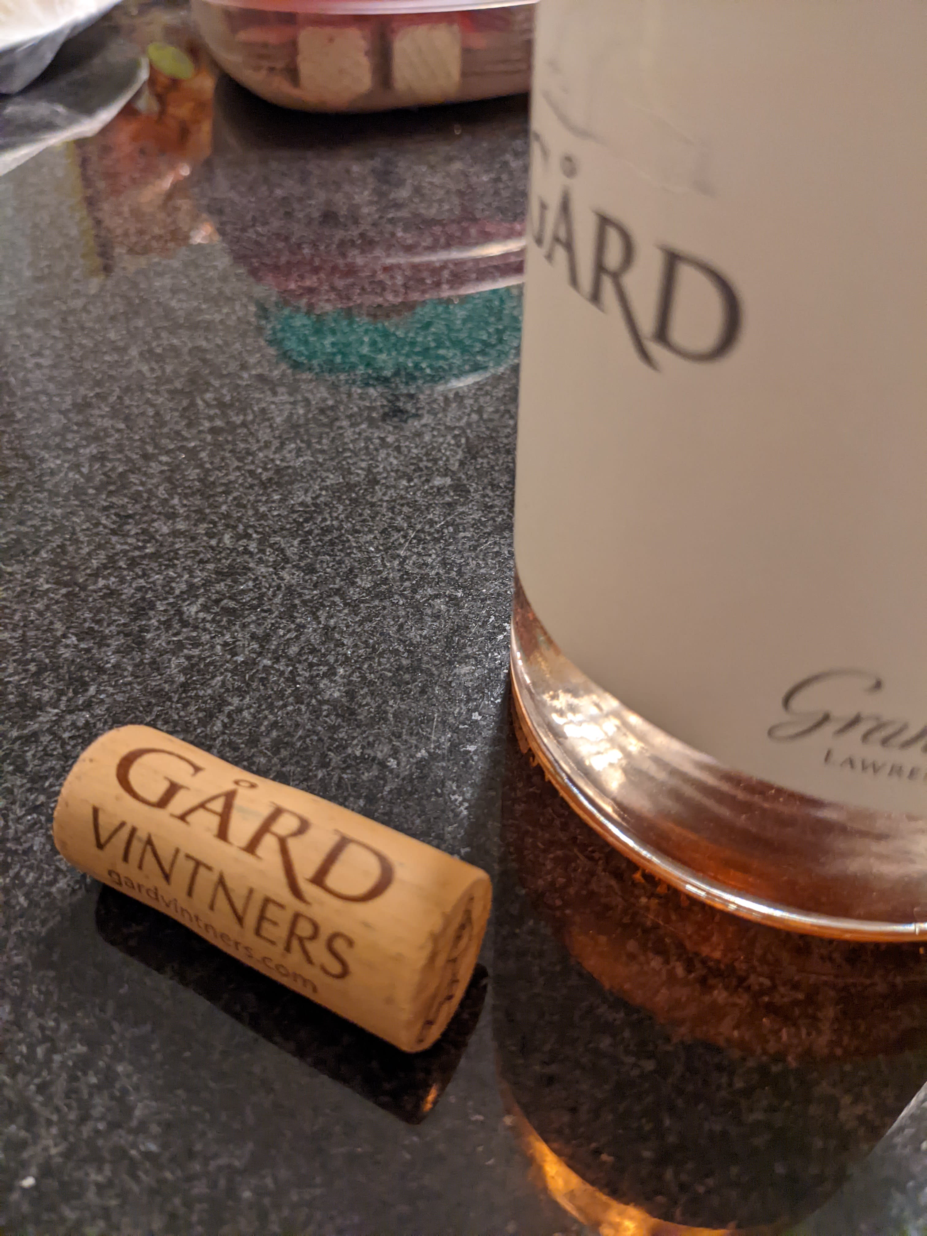 Nice "fake" cork cork