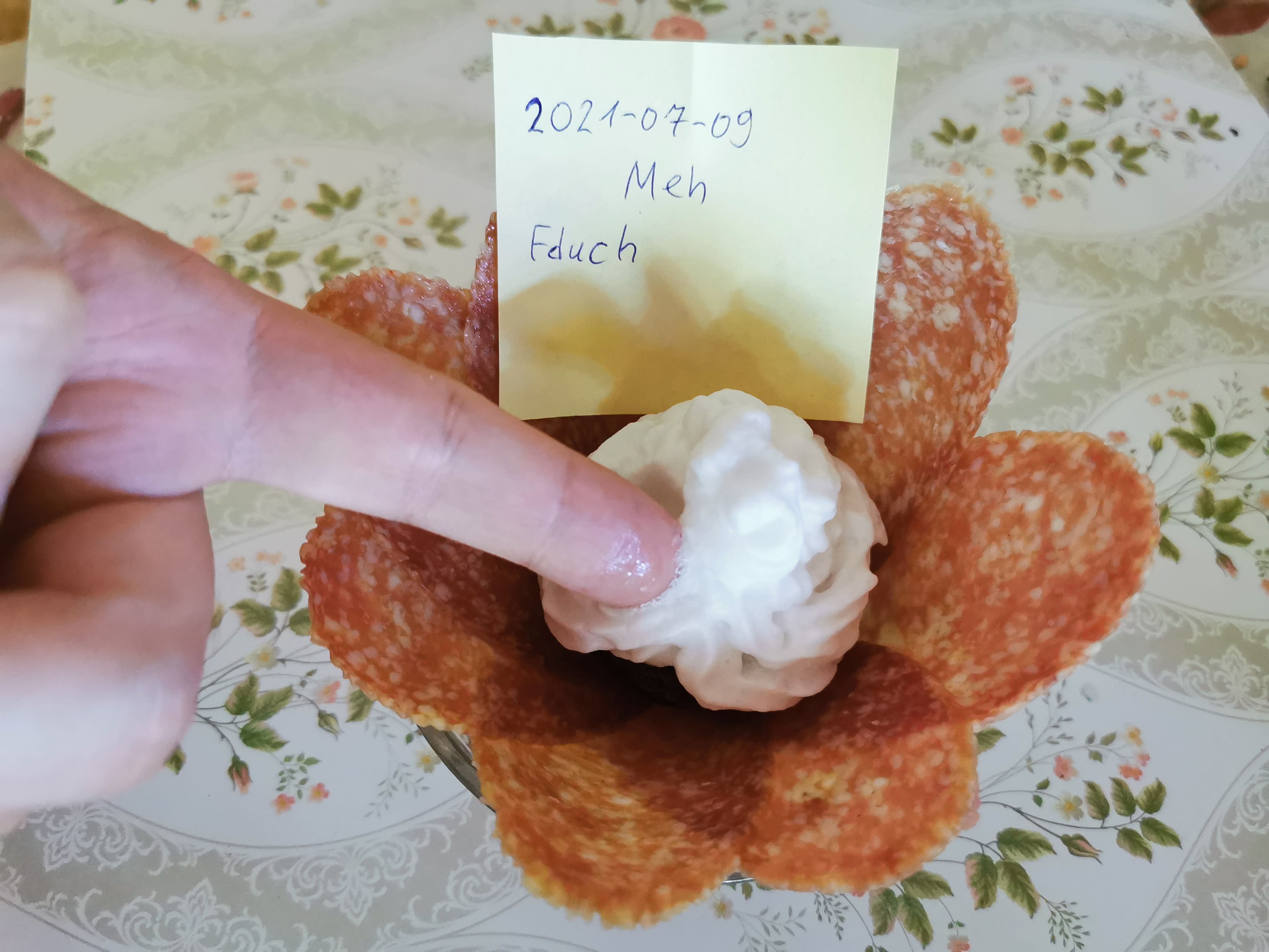 finger cup cake frosting