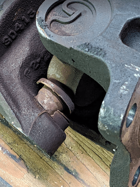 very very worn u-joint