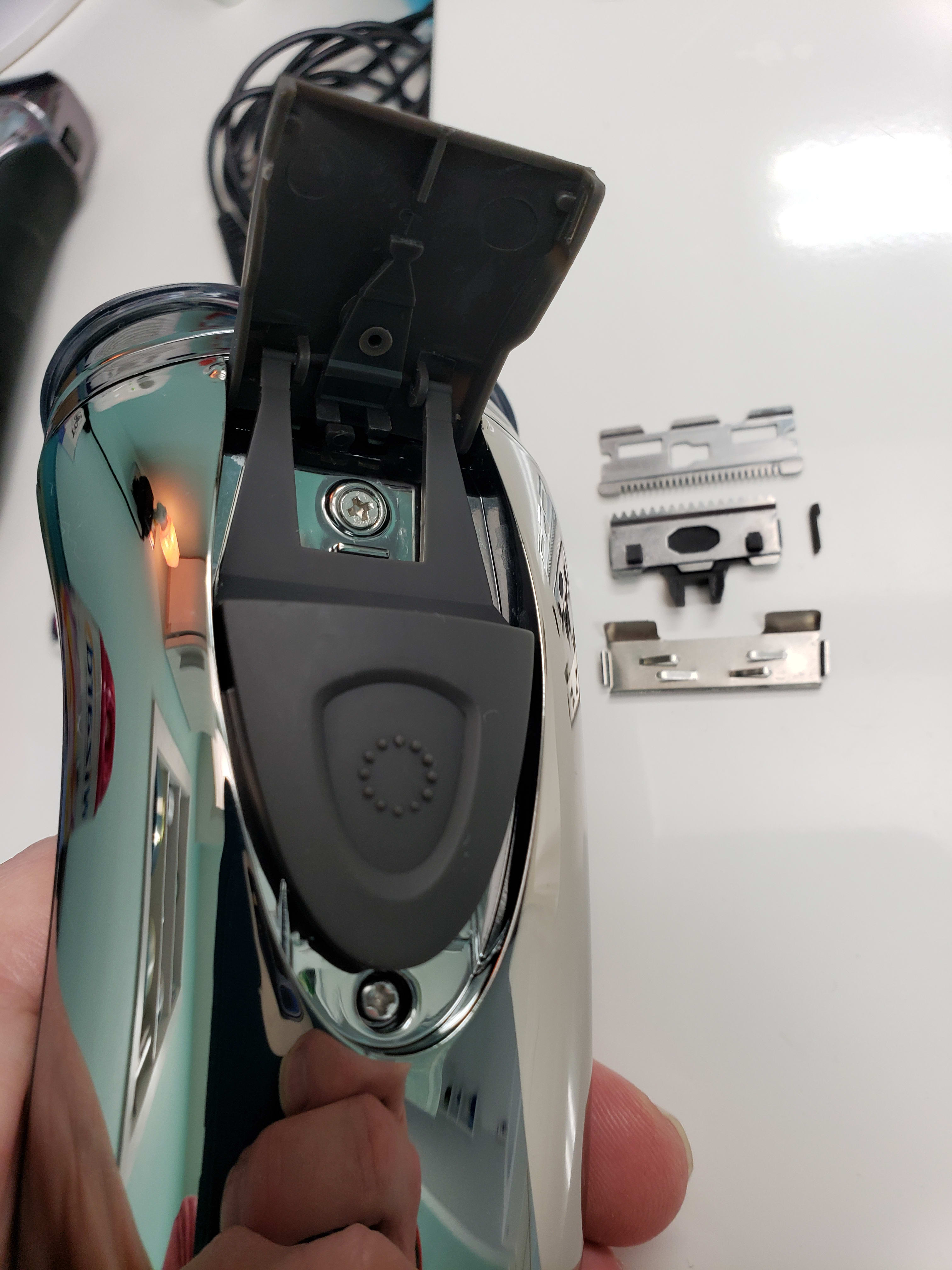 Unusable after about 3 minutes of use.