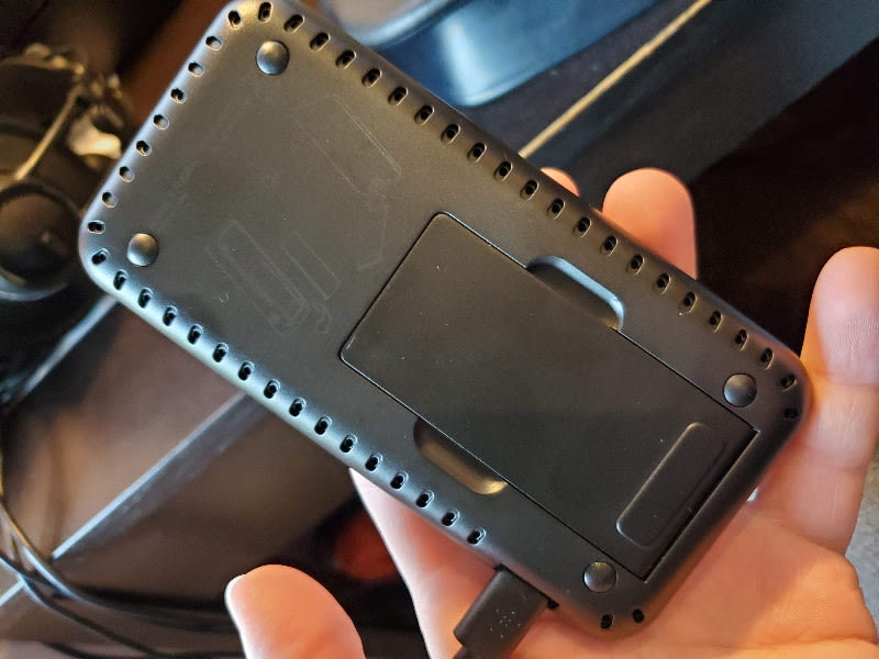 stand clipped in back