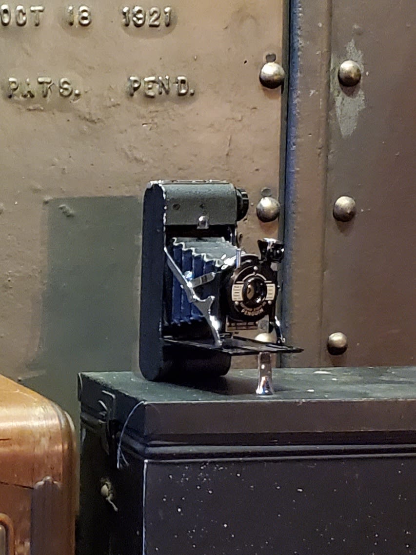 Apologies for the low-res cropped image!