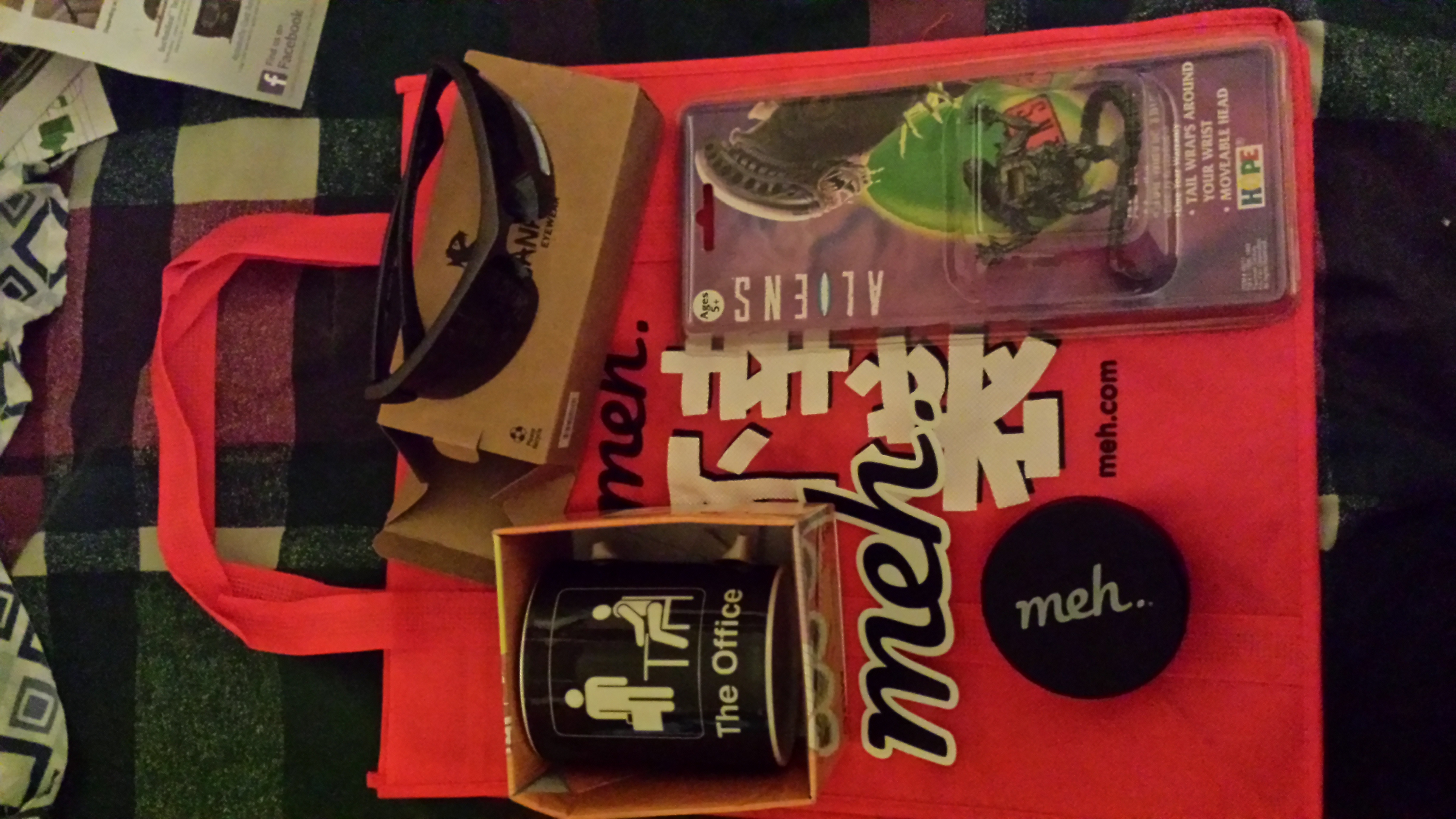 Does the kanji on the bag actually say something coherent? I'll ask a tattoo artist, I'm sure they'll know.