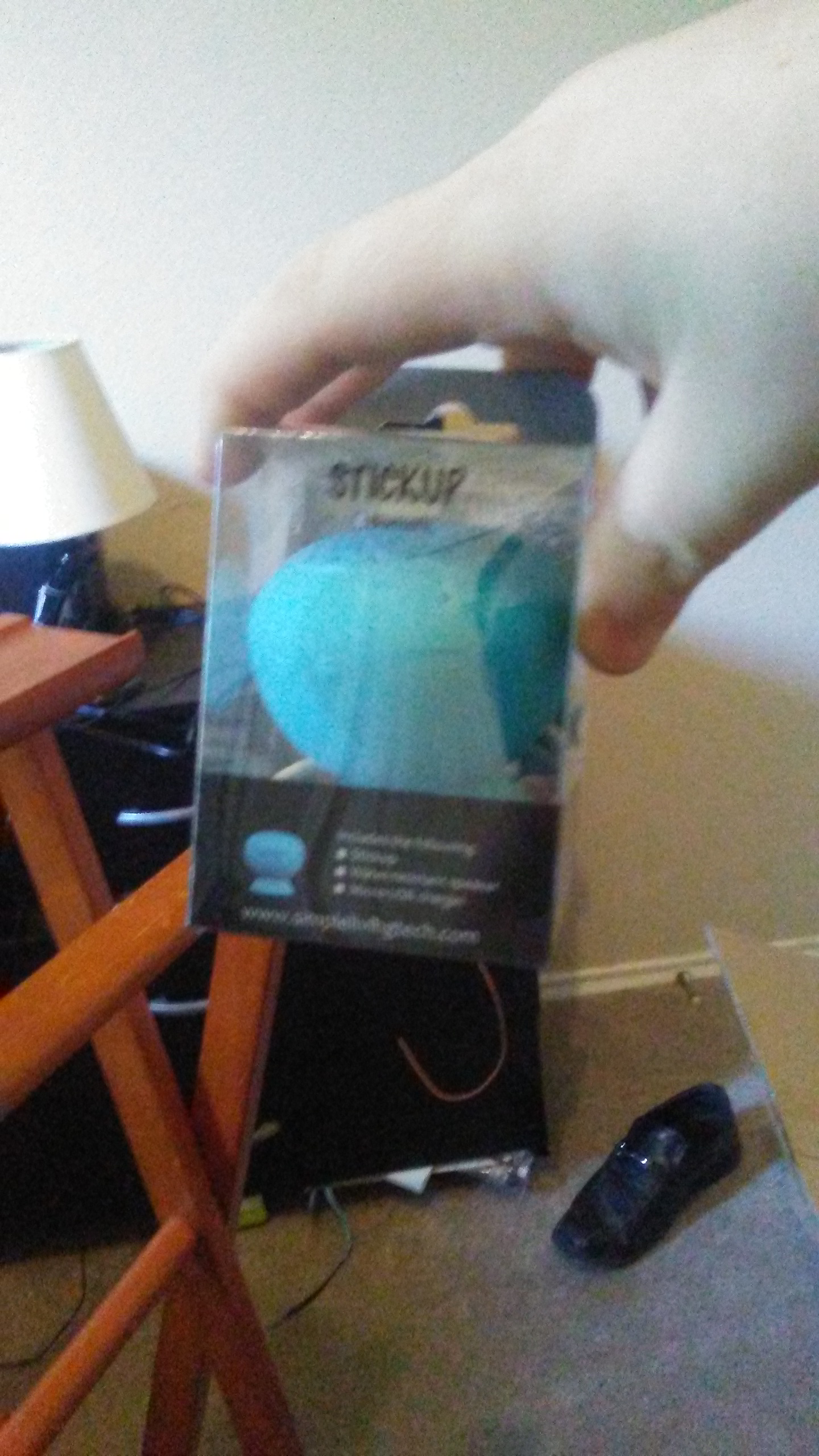 Small sticking BT speaker