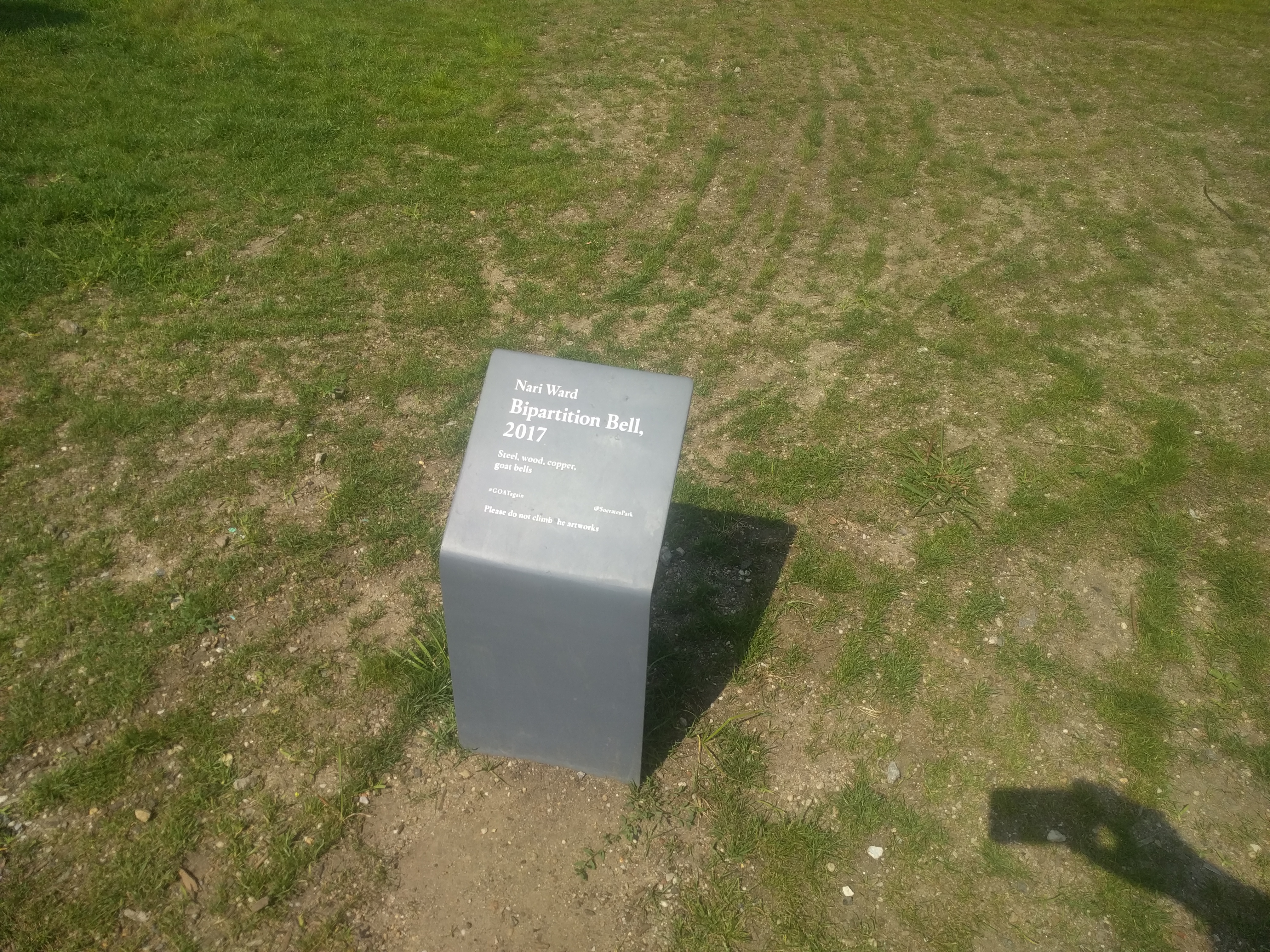 bipartition bell sign