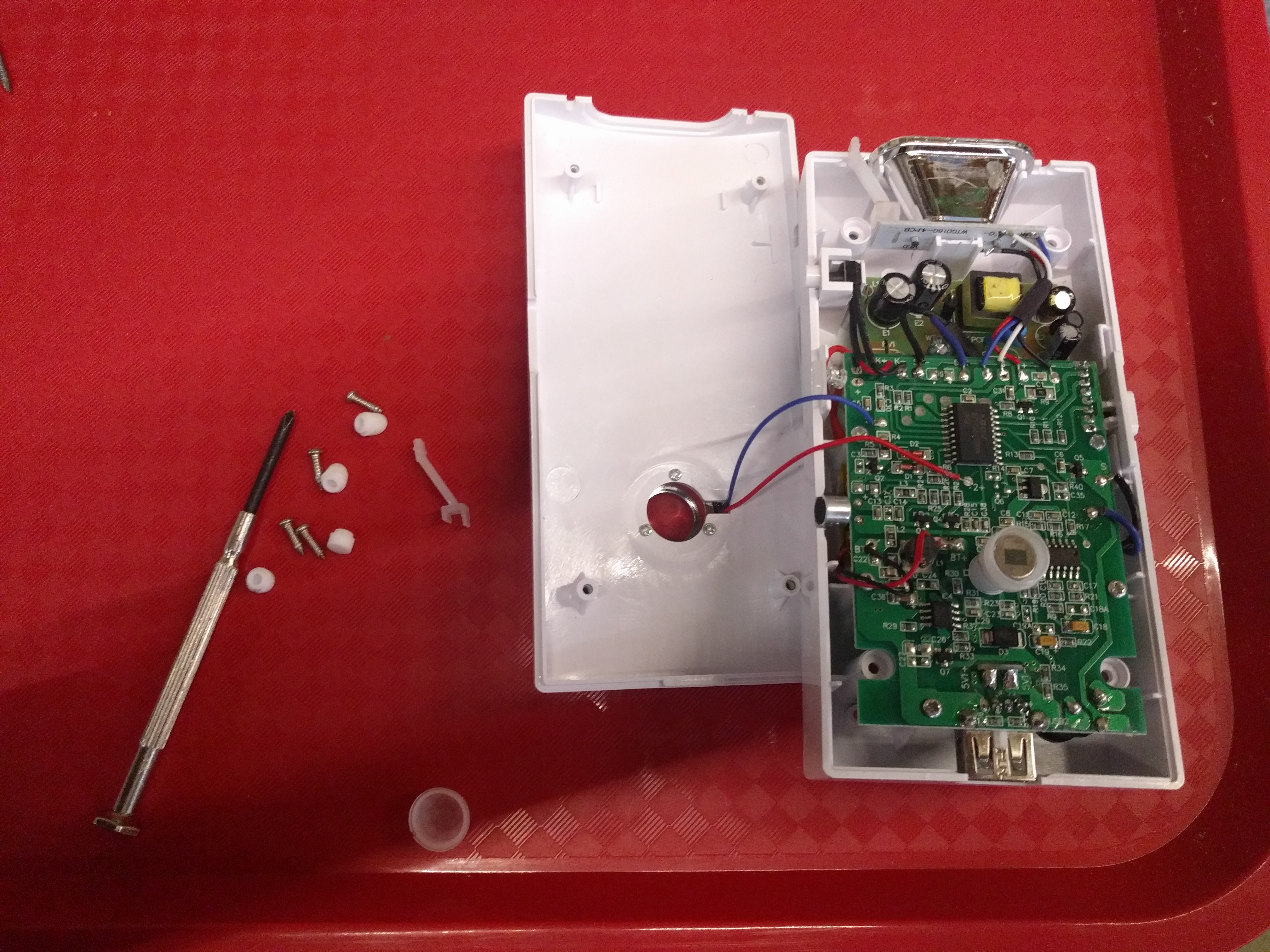 An open grumbling light.