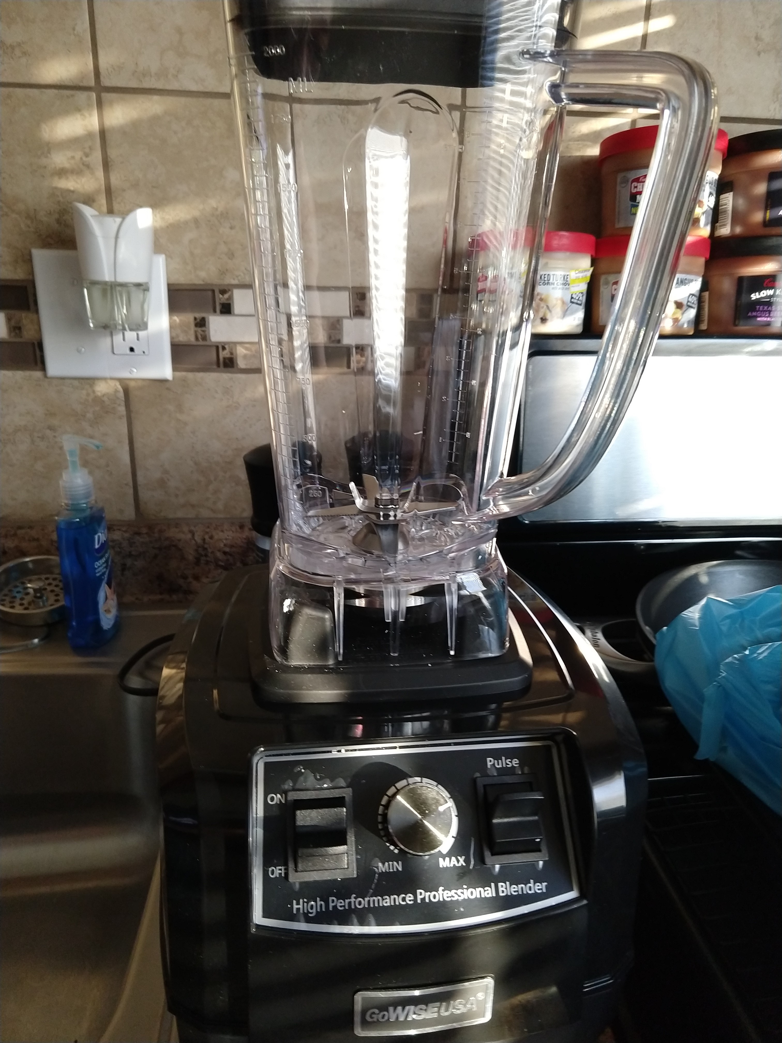 Older stand up KitchenAid mixer - Lil Dusty Online Auctions - All